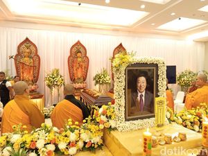 Jenazah Murdaya Poo Pemilik Pondok Indah Mall Tiba di Vihara GVA Magelang Jenazah Murdaya Poo Pemilik Pondok Indah Mall Tiba di Vihara GVA Magelang