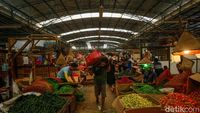 Pasokan Lancar, Harga Pangan di Pasar Induk Kramat Jati Stabil