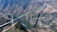 Penampakan Jembatan Tertinggi Dunia yang Dibangun China