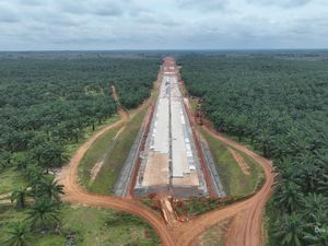 Penampakan Terkini Proyek Tol Betung-Tempino-Jambi 170 Km Penampakan Terkini Proyek Tol Betung-Tempino-Jambi 170 Km