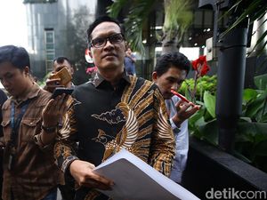 Pengacara Hasto, Febri Diansyah Diperiksa KPK Pengacara Hasto, Febri Diansyah Diperiksa KPK