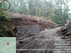 Khofifah Sebut Perbaikan Jalan Longsor Pacet-Cangar Hampir Rampung