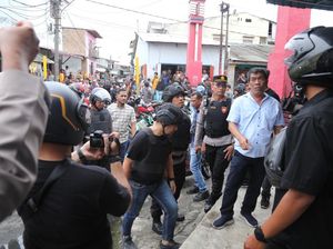 Bandar Narkoba Dilepas saat Polisi Diserang Sekelompok OTK di Belawan Ditangkap Bandar Narkoba Dilepas saat Polisi Diserang Sekelompok OTK di Belawan Ditangkap