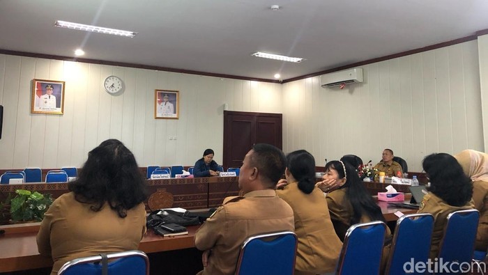 Rapat Sekolah Unggulan Garuda Baru di Pemprov Kalteng Rapat Sekolah Unggulan Garuda Baru di Pemprov Kalteng.