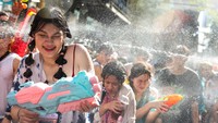 Festival Songkran Segera Dimulai, Turis-turis Tolong Jauhi Alkohol Ya!