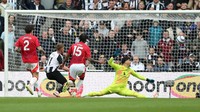 MU memainkan kiper Altay Bayindir di laga itu, dengan manajer Ruben Amorim mengistirahatkan Andre Onana. (Foto: REUTERS/Scott Heppell)