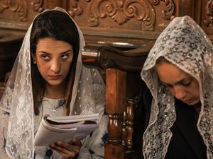 Umat Kristen Palestina Ibadah Misa Minggu Palma di Tengah Serangan Israel