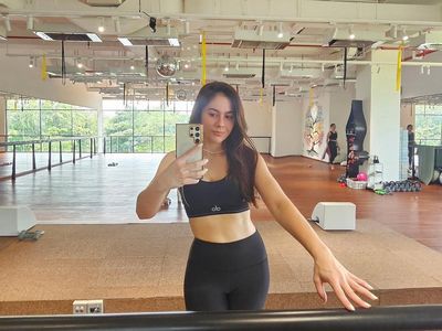 5 Potret Wulan Guritno Pamer Gaya Sporty di Usia 44 Tahun