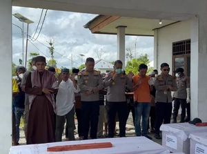 11 Jenazah Pendulang Emas Korban Serangan KKB Diserahkan ke Keluarga 11 Jenazah Pendulang Emas Korban Serangan KKB Diserahkan ke Keluarga