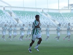 Cedera, Abduh Lestaluhu Terancam Absen Bela PSS Lawan Dewa United