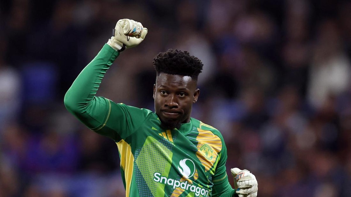 Kiper Manchester United Andre Onana terkejut gajinya dipotong (Action Images via Reuters/Andrew Couldridge)