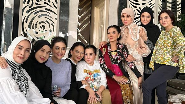 Geng Hits Hot Arisan Bella Saphira dengan Kris Dayanti CS