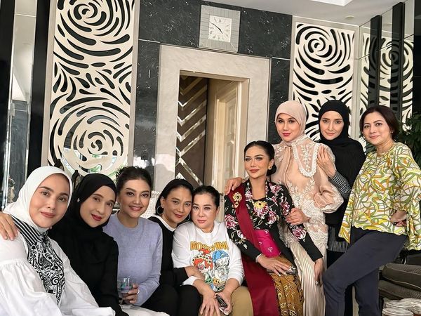 Geng Hits Hot Arisan Bella Saphira dengan Kris Dayanti CS