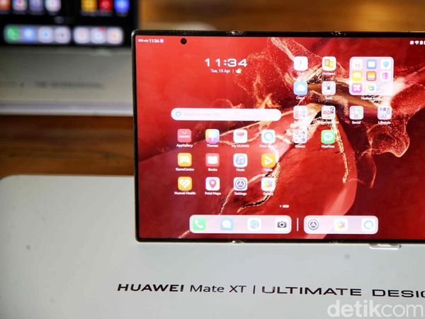 Menggenggam Huawei Mate XT Ultimate di Indonesia