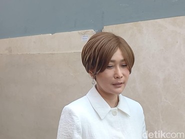 Inul Daratista Cerita Pengalaman Naik Pesawat Mendarat Darurat di Pegunungan