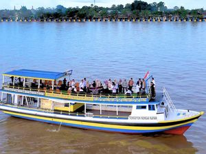 Dispar Bulungan Operasikan Kapal Wisata Sungai Kayan, Tarif Sewa Rp 1 Juta/Jam Dispar Bulungan Operasikan Kapal Wisata Sungai Kayan, Tarif Sewa Rp 1 Juta/Jam