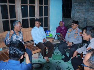 Kapolres Klaten Turun Tangan Kawal Kasus Keracunan Massal di Karangturi Kapolres Klaten Turun Tangan Kawal Kasus Keracunan Massal di Karangturi