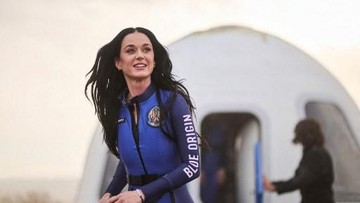 Isu Putus! Katy Perry Balik dari Angkasa, Orlando Bloom Butuh Space Lega