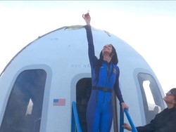 Video Terbang ke Luar Angkasa, Katy Perry: Ini Perjalanan Supranatural