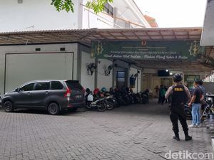 KPK Geledah Kantor KONI Jatim
