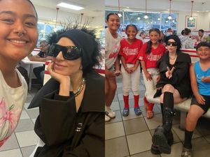Lady Gaga Jajan Burger Usai Manggung 2 Jam di Coachella Lady Gaga Jajan Burger Usai Manggung 2 Jam di Coachella