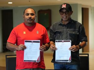 Malut United Perpanjang Kontrak Imran Nahumarury-Yeyen Tumena 1 Tahun