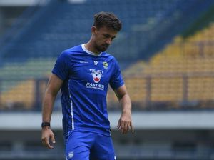 Trofi Pertama yang Spesial untuk Mateo Kocijan