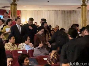 Bareng Kader PDIP, Megawati Tonton Teater Musikal soal Sejarah Sukarno Bareng Kader PDIP, Megawati Tonton Teater Musikal soal Sejarah Sukarno