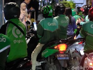 Video: SPAI Dorong Pemerintah Buat Regulasi untuk Lindungi Pengemudi Ojol Video: SPAI Dorong Pemerintah Buat Regulasi untuk Lindungi Pengemudi Ojol
