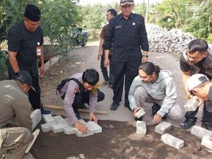 PT BSI Sulap Jalan 56 Banyuwangi Jadi Mulus, Warga Gelar Syukuran PT BSI Sulap Jalan 56 Banyuwangi Jadi Mulus, Warga Gelar Syukuran