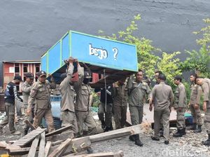 Judi Merpati Meresahkan, Satpol PP Surabaya Bongkar Bekupon di Petemon Judi Merpati Meresahkan, Satpol PP Surabaya Bongkar Bekupon di Petemon
