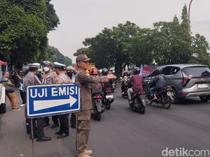 Razia Uji Emisi di Jalan TB Simatupang Jaktim Sasar Truk hingga Bus Razia Uji Emisi di Jalan TB Simatupang Jaktim Sasar Truk hingga Bus