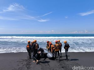 Pencarian Wisatawan Terseret Ombak Pantai Bambang Dihentikan Usai 7 Hari Pencarian Wisatawan Terseret Ombak Pantai Bambang Dihentikan Usai 7 Hari