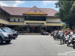 Guru Honorer SD di Lumajang Diringkus gegara Pamer Kelamin ke Siswa