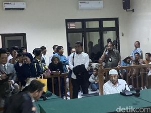 Sidang Eksepsi Robig, Tim Penasihat Hukum Kutip Surat Al-Maidah Sidang Eksepsi Robig, Tim Penasihat Hukum Kutip Surat Al-Maidah