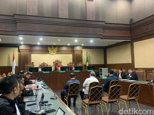 Video: Sidang Tuntutan Tiga Hakim Vonis Bebas Ronald Tannur Ditunda 22 April Video: Sidang Tuntutan Tiga Hakim Vonis Bebas Ronald Tannur Ditunda 22 April