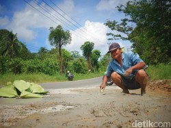 Kisah Tukang Kebun UBT Perbaiki Jalan di Tarakan, Rogoh Kocek Pribadi
