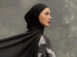 4 Tutorial Hijab Pashmina Instan ala Paula Verhoeven, Bikin Awet Muda 4 Tutorial Hijab Pashmina Instan ala Paula Verhoeven, Bikin Awet Muda