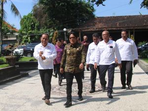 Giri Prasta Apresiasi KPID Bali Mendukung Gerakan Bali Bersih Sampah Giri Prasta Apresiasi KPID Bali Mendukung Gerakan Bali Bersih Sampah