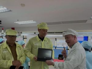 AHY Kunjungi Pabrik Ponsel-Laptop di Riau yang Serap 7.000 Pekerja AHY Kunjungi Pabrik Ponsel-Laptop di Riau yang Serap 7.000 Pekerja