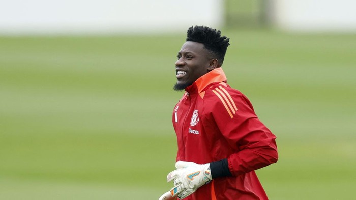 Soccer Football - Europa League - Manchester United Training - Trafford Training Centre, Carrington, Britain - April 16, 2025 Manchester Uniteds Andre Onana during training Action Images via Reuters/Jason Cairnduff