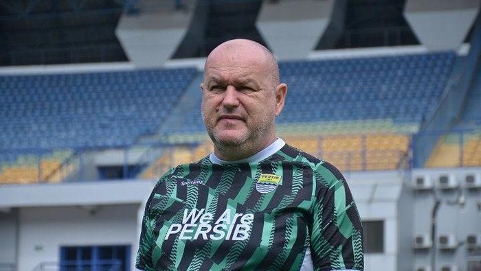 Bojan Hodak. Bojan Hodak.