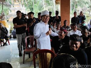 Bupati Adi Pastikan Bansos Rp 2 Juta Jelang Galungan Diberikan 2 Kali Setahun Bupati Adi Pastikan Bansos Rp 2 Juta Jelang Galungan Diberikan 2 Kali Setahun