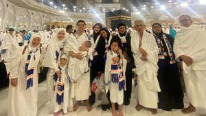 Impian DJ Una Foto Keluarga di Makkah Akhirnya Terwujud