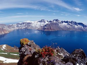 Gunung Paektu, Tempat Suci di Korea Utara yang Kini Diakui UNESCO Gunung Paektu, Tempat Suci di Korea Utara yang Kini Diakui UNESCO