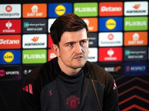 Maguire Kesulitan Main Jadi Striker Dadakan Maguire Kesulitan Main Jadi Striker Dadakan