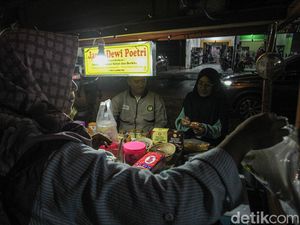 Cerita Pedagang Jamu Jaring Milenial di Tengah Maraknya Minuman Manis Cerita Pedagang Jamu Jaring Milenial di Tengah Maraknya Minuman Manis