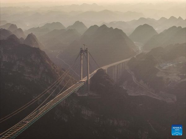 Potret Menakjubkan Calon Jembatan Tertinggi Dunia di China