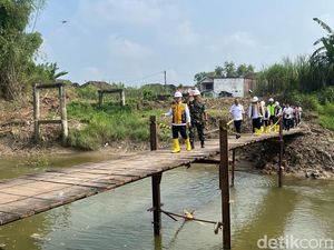 Pembangunan Jembatan Mojokerto-Gresik Rp 13,5 M Ditarget Tuntas Oktober 2025 Pembangunan Jembatan Mojokerto-Gresik Rp 13,5 M Ditarget Tuntas Oktober 2025