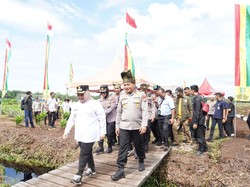 Tanam Pohon di Bengkalis, Kapolda Riau Ingatkan Musim Kemarau Sudah Dekat